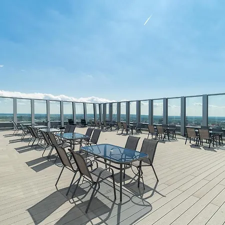 Comfy 4-5th Floor Hanza Tower - Sauna & Pool Apartment