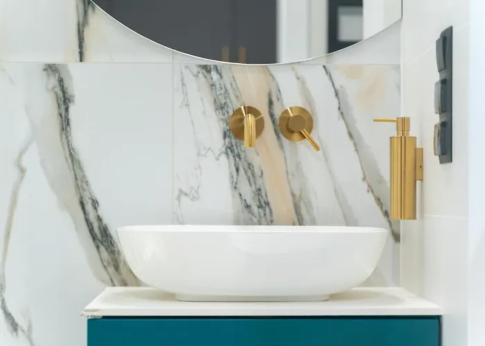 Comfy 4-5th Floor Hanza Tower - Sauna & Pool *