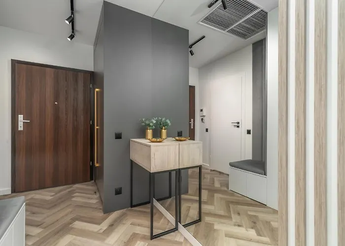 Comfy 4-5th Floor Hanza Tower - Sauna & Pool *