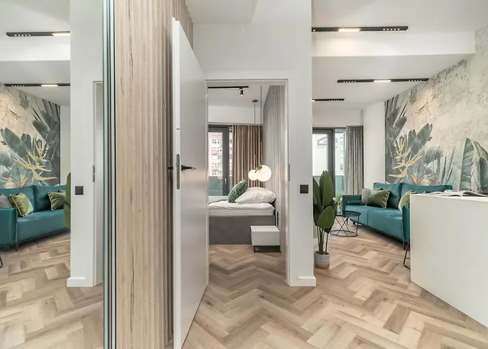 Comfy 4-5th Floor Hanza Tower - Sauna & Pool * Estetino