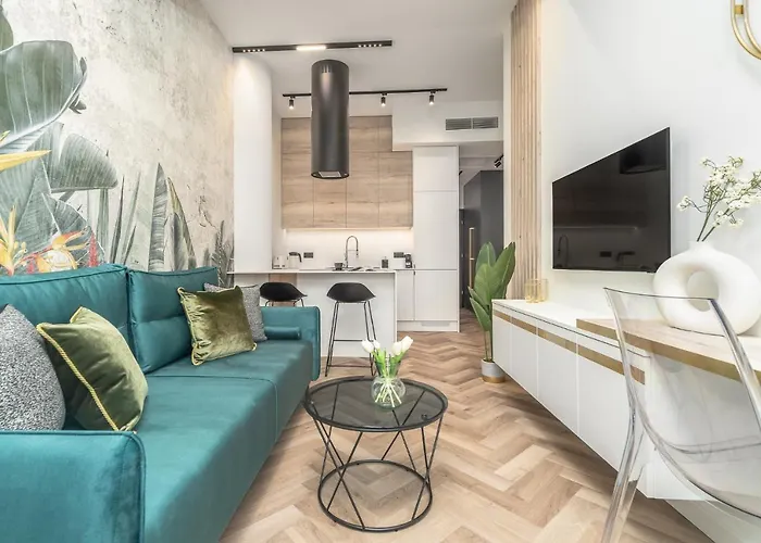 Comfy 4-5th Floor Hanza Tower - Sauna & Pool Apartamento *