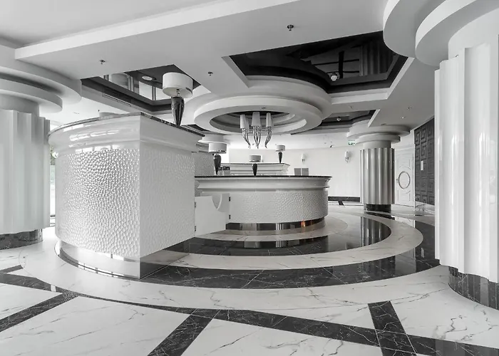 Comfy 4-5th Floor Hanza Tower - Sauna & Pool Apartamento *